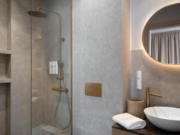 Numa Suites & Lofts Athens : photo 5 de la chambre chambre double ou lits jumeaux supérieure avec vue sur ville