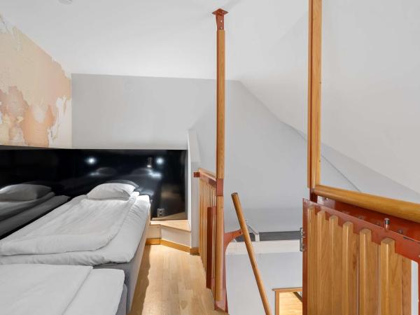 Hotell Heden - BW Signature Collection : photo 3 de la chambre family room with four single beds - loft