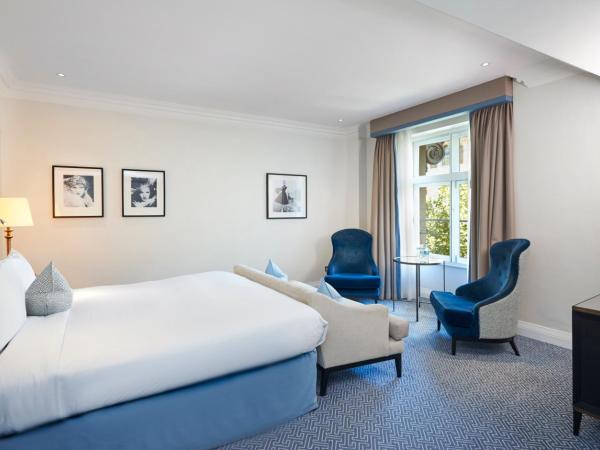 The Waldorf Hilton : photo 4 de la chambre chambre lit king-size exéctive - accès au salon