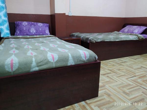 Nirvaan Guest House (Hotel Bibidh) : photo 1 de la chambre chambre double avec salle de bains privative