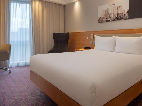 Hampton by Hilton London Waterloo : photo 9 de la chambre chambre lit queen-size