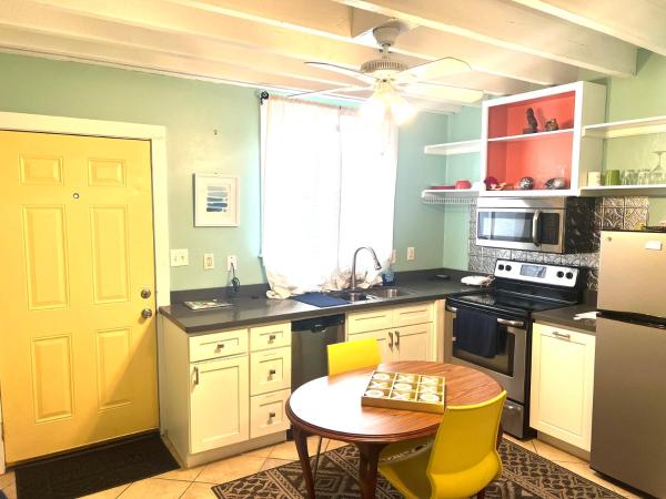 New Orleans French Quarter Inn : photo 2 de la chambre studio deluxe