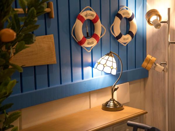 Glamping Tokyo Asakusa : photo 8 de la chambre chambre double avec cabinet de toilette commun