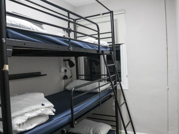 Onefam Waterloo 18-36 years old : photo 2 de la chambre chambre triple avec salle de bains commune