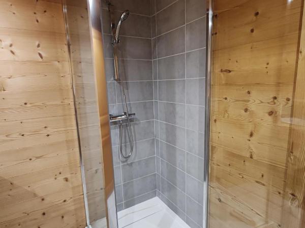 Les Adrets : photo 2 de la chambre suite familiale