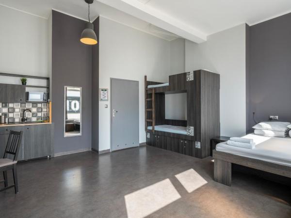 110 Hostel : photo 1 de la chambre chambre quadruple deluxe