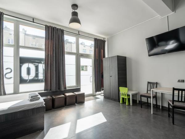 110 Hostel : photo 2 de la chambre chambre quadruple deluxe