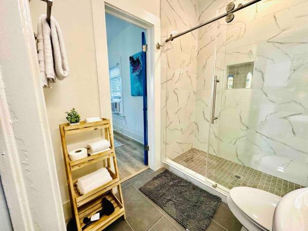 Luxury 1 BR Montrose - Cagliari at The Italian Plaza : photo 3 de la chambre appartement 1 chambre