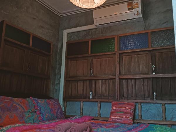 Huen Chiang Man Hostel : photo 6 de la chambre chambre double deluxe avec balcon