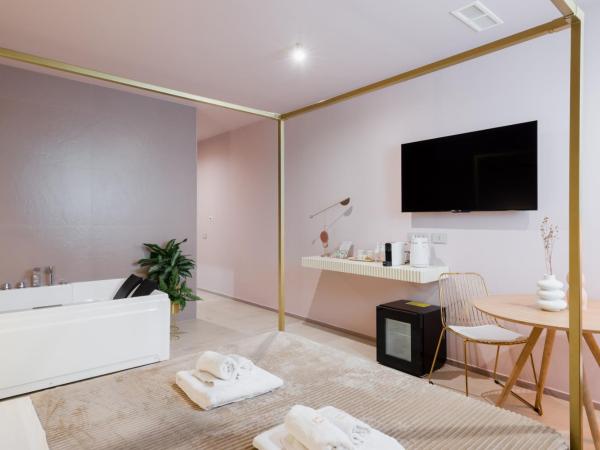 Porta D'Oro Charming House II & Spa : photo 3 de la chambre suite deluxe avec baignoire spa