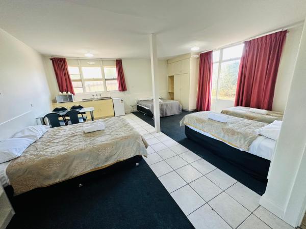 Jacksons Motor Inn : photo 2 de la chambre suite familiale deluxe