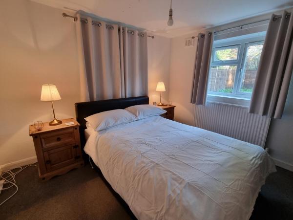 Beautiful Double Room In Acton, West London : photo 2 de la chambre chambre double - vue sur jardin