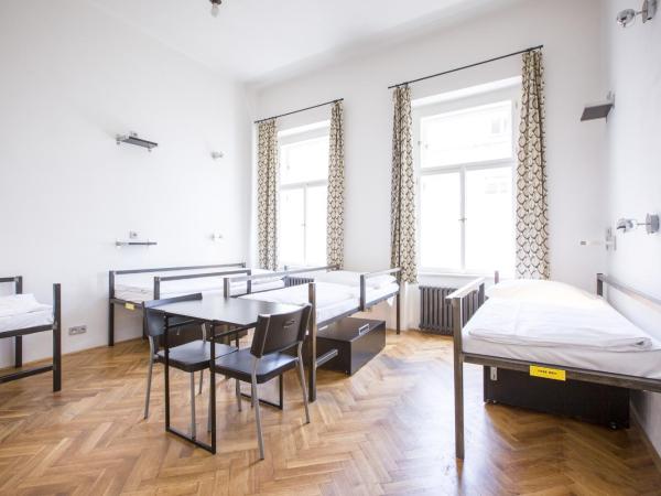 Sophie's Hostel : photo 1 de la chambre bed in 5-bed mixed dormitory with shared bathroom