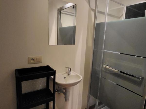 Viktoria HOSTEL : photo 3 de la chambre chambre double ou lits jumeaux Économique