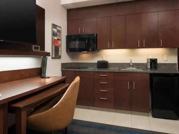 Courtyard Seattle Downtown / Pioneer Square : photo 7 de la chambre studio lit king-size