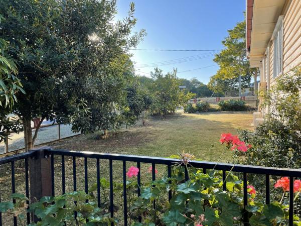 Hidden Little Gem/ Funky Corner/Boutique Granny Flat : photo 8 de la chambre chambre double - vue sur jardin