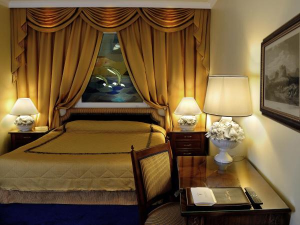 Royal Olympic Hotel : photo 1 de la chambre chambre double intérieure