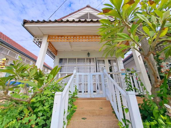 Prathana Garden Beach Resort : photo 1 de la chambre bungalow supérieur