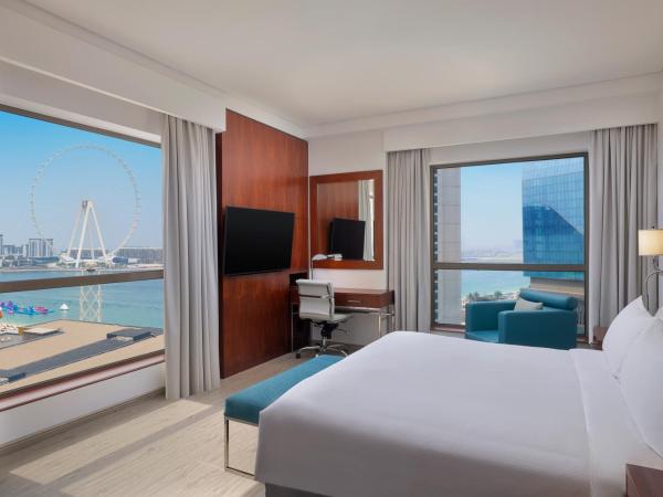 Hilton Dubai The Walk : photo 7 de la chambre suite familiale 2 chambres - vue sur mer (accès à la plage privée)