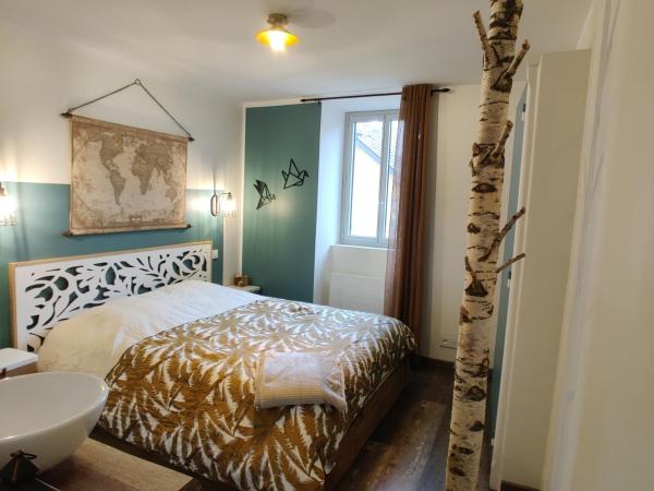 Au Coin Du Chemin : photo 1 de la chambre petite chambre double