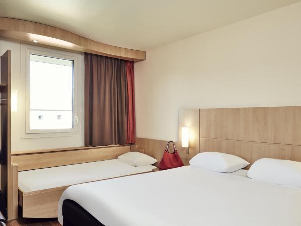 ibis Aix en Provence : photo 4 de la chambre chambre standard avec 1 lit double et 1 lit simple