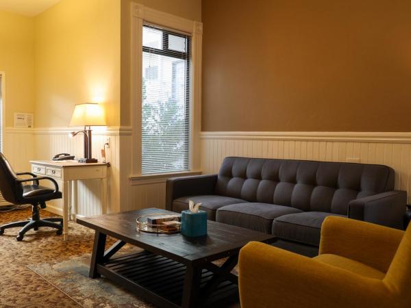 City Center Inn and Suites : photo 4 de la chambre suite 2 chambres