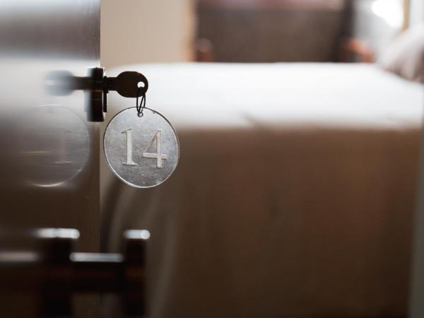 Hostal Pension Artilleiro : photo 3 de la chambre chambre double