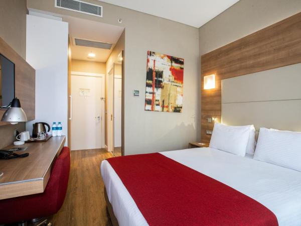 Ramada Encore Istanbul Kartal : photo 6 de la chambre chambre lit queen-size - non-fumeurs