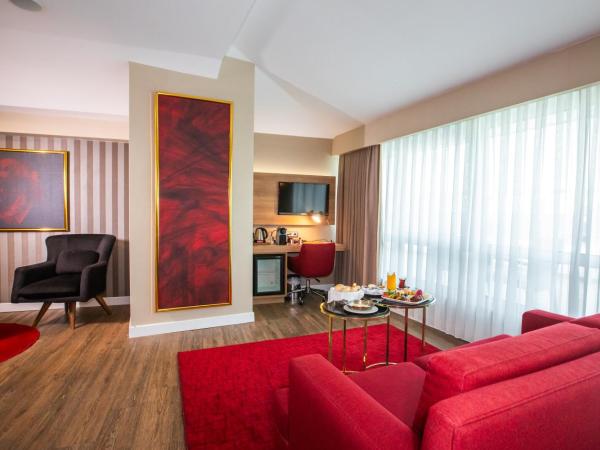 Ramada Encore Istanbul Kartal : photo 6 de la chambre suite lit queen-size