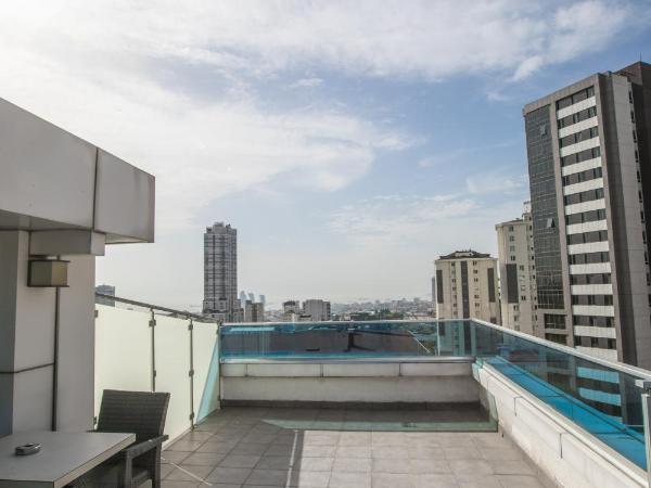 Ramada Encore Istanbul Kartal : photo 7 de la chambre suite lit queen-size