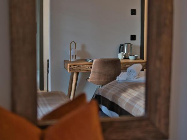 Eiger View Alpine Lodge : photo 7 de la chambre eiger suite with balcony and eiger view