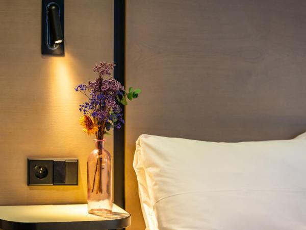 The People - Paris Marais : photo 3 de la chambre chambre double ou lits jumeaux avec vue