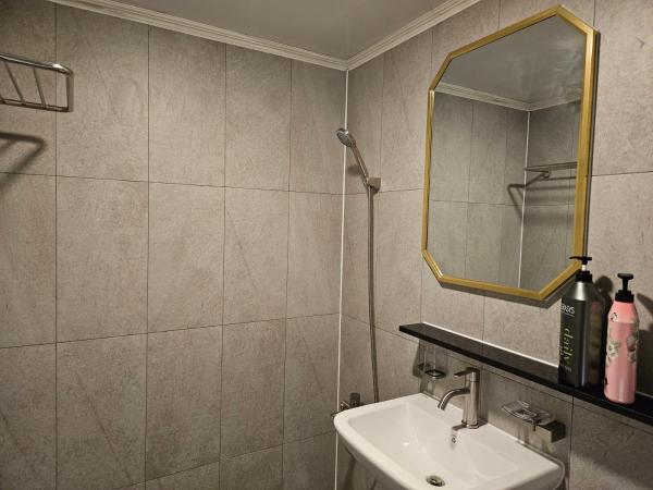 8 Hotel : photo 7 de la chambre chambre supérieure lit queen-size