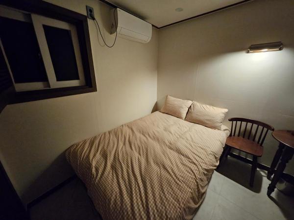 8 Hotel : photo 9 de la chambre chambre supérieure lit queen-size