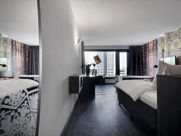 Mainport Hotel Rotterdam, a Hilton Affiliate Hotel : photo 4 de la chambre hébergement avec spa - côté mer