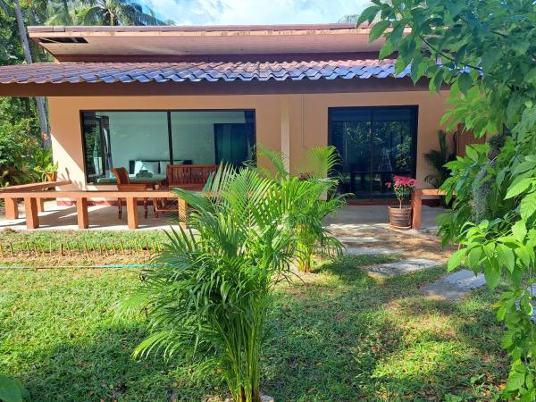 Baan Long Beach : photo 4 de la chambre suite familiale avec balcon