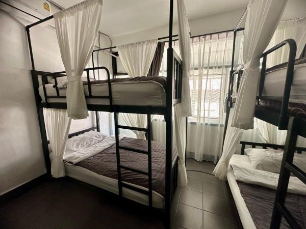 Backpack Hostel : photo 1 de la chambre lit superposé dans dortoir mixte