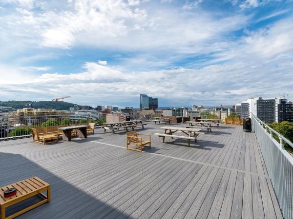 **MODERN ***CENTRAl ***ROOFTOP *** YOU'll LOVE IT : photo 7 de la chambre chambre double standard