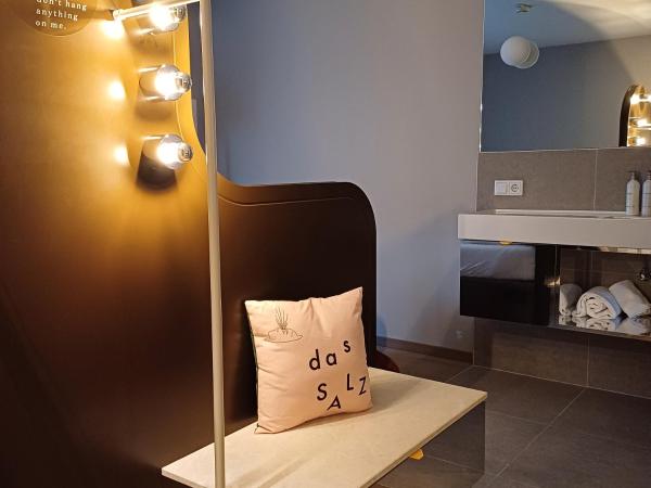 Boutique Hotel das Salz : photo 7 de la chambre home base with street view