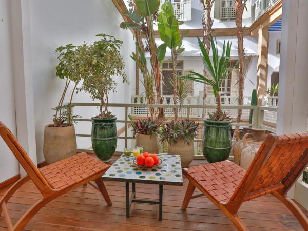 Chems Bleu : photo 2 de la chambre chambre double rouge