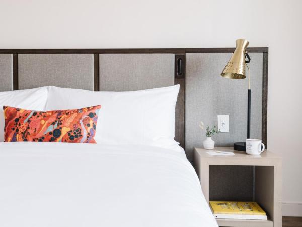 The Alida, Savannah, a Tribute Portfolio Hotel : photo 4 de la chambre chambre lit king-size - vue sur ville