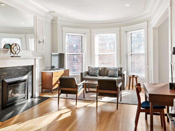 Charlesgate Suites : photo 3 de la chambre suite supérieure lit king-size