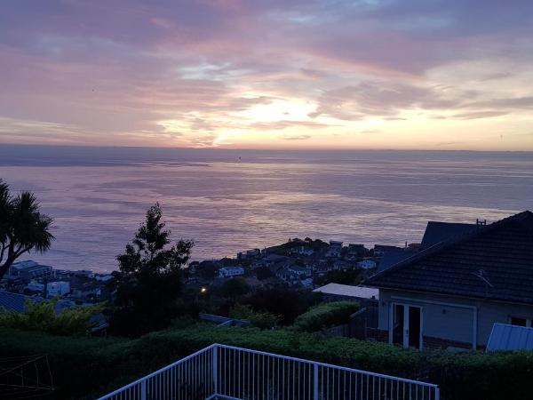 Rosemount B&B by the Sea St Clair : photo 2 de la chambre chambre lit king-size deluxe - vue sur mer