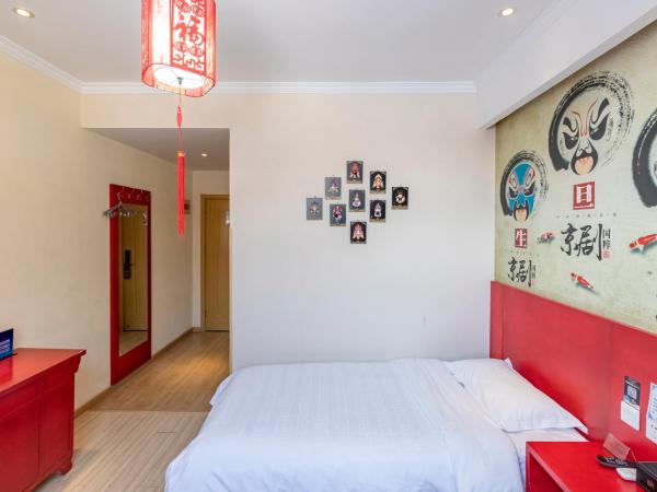 Happy Dragon Alley Hotel-In the city center with big window&free coffe laundry Fluent English speaking,Tourist attractions ticket service&food recommendation,Near Tian Anmen Forbiddencity,Near Lama temple,Easy to walk to NanluoAlley&Shichahai : photo 7 de la chambre chambre double exclusive