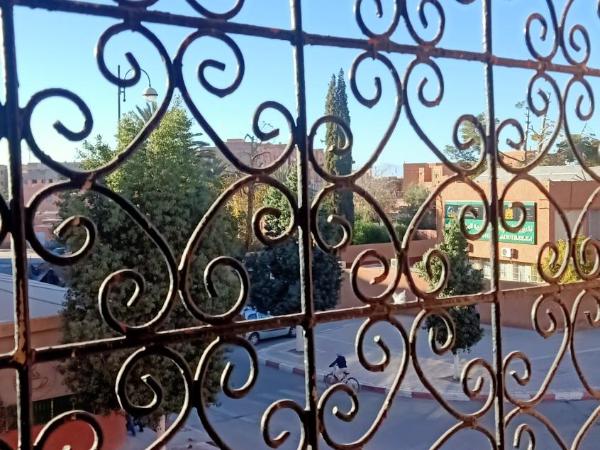 hôtel hicham : photo 1 de la chambre chambre triple avec salle de bains privative