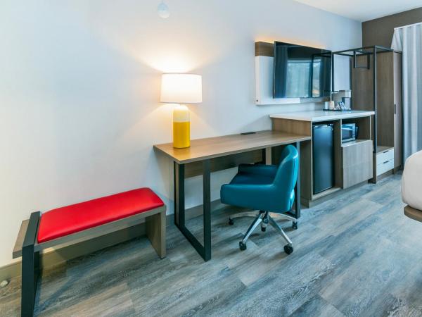 Quality Suites : photo 3 de la chambre studio lit king-size avec canapé-lit