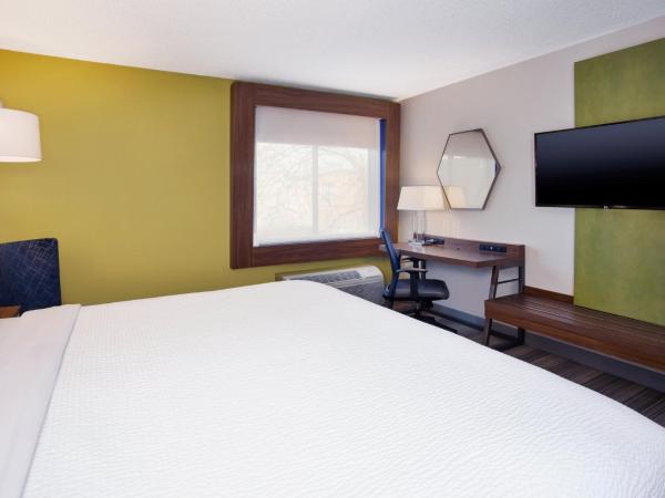 Holiday Inn Express Nashville Airport, an IHG Hotel : photo 9 de la chambre chambre double standard avec 2 lits doubles