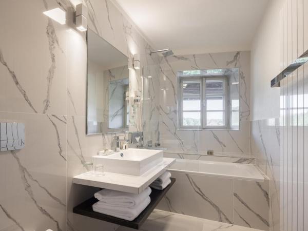 Bellevue Hotel Český Krumlov : photo 4 de la chambre suite avec terrasse