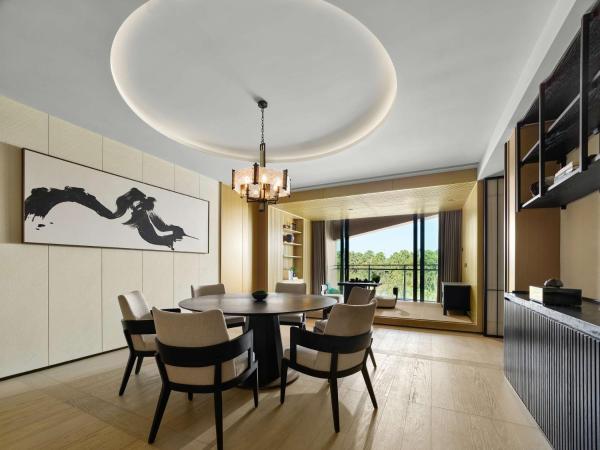 Hilton Nanjing Niushoushan : photo 1 de la chambre suite lit king-size ambassador