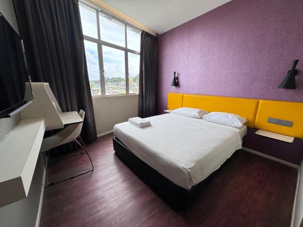 Win Win Boutique Hotel PD : photo 5 de la chambre chambre lit queen-size de luxe avec fenêtre